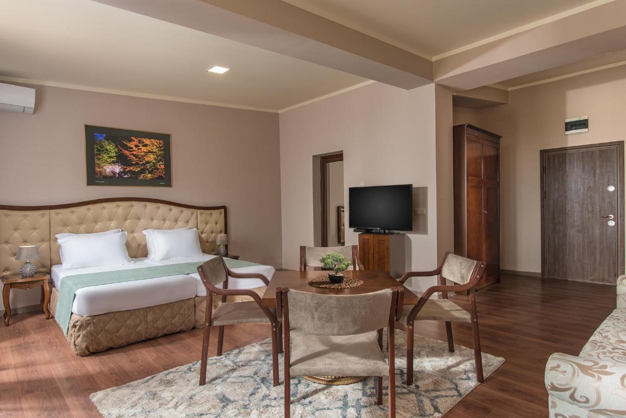 Hotel Villa Magus Kladnitsa エクステリア 写真